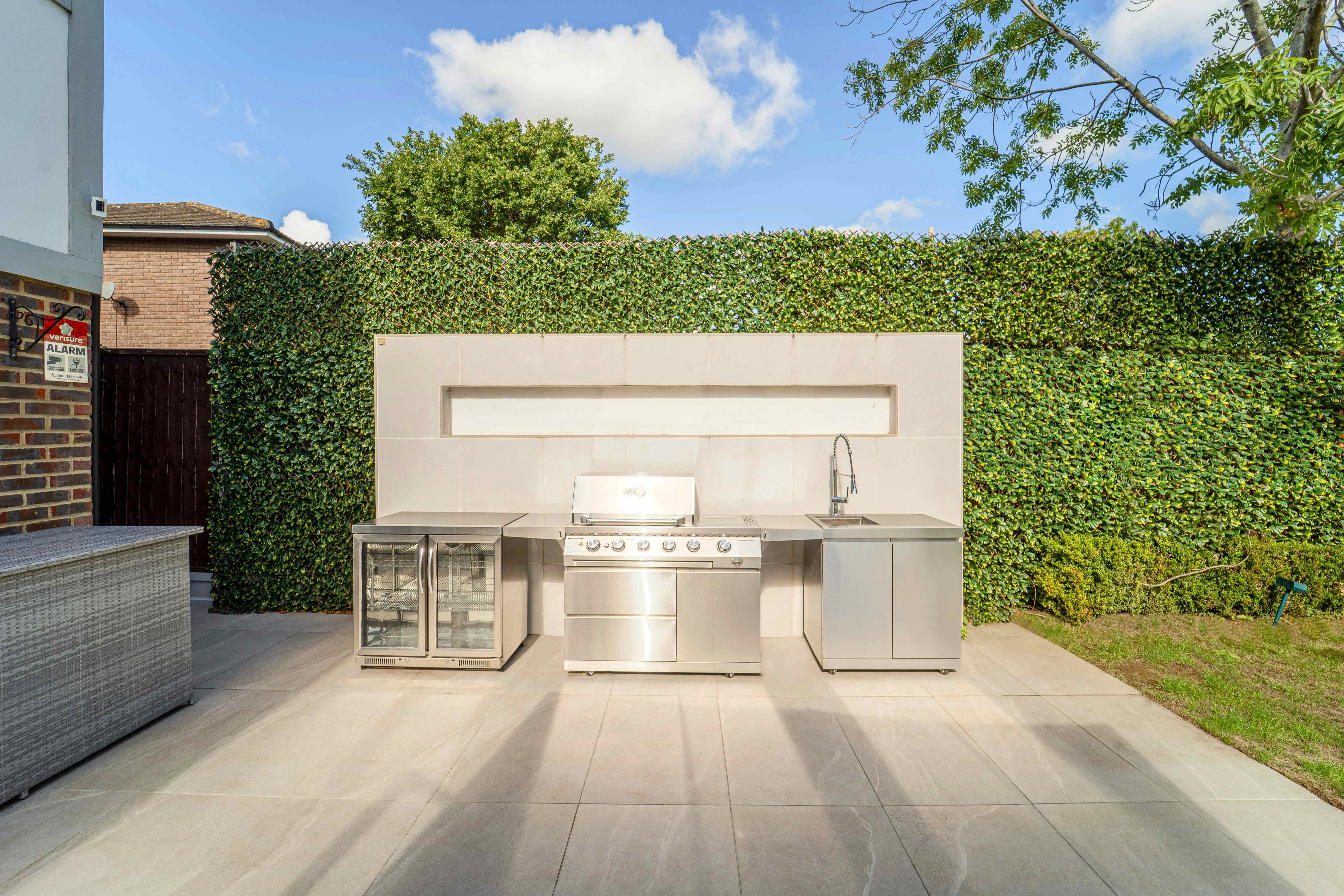 Emerson Park Villa  9