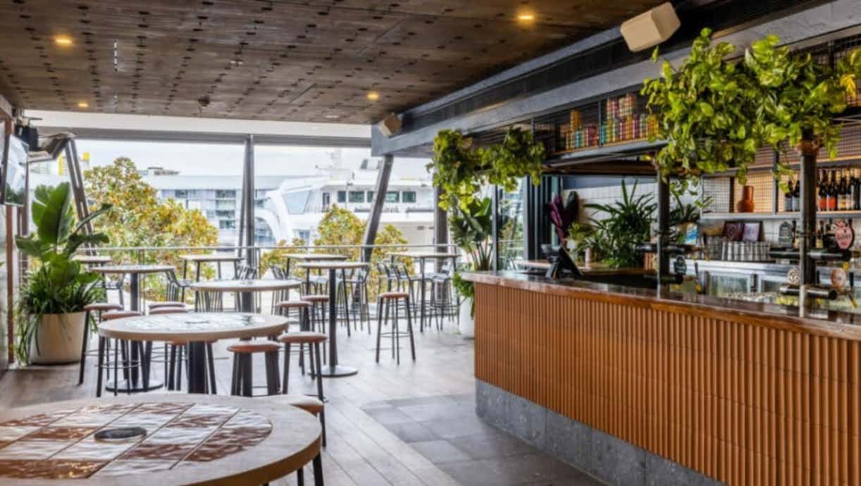 Balcony, Public House