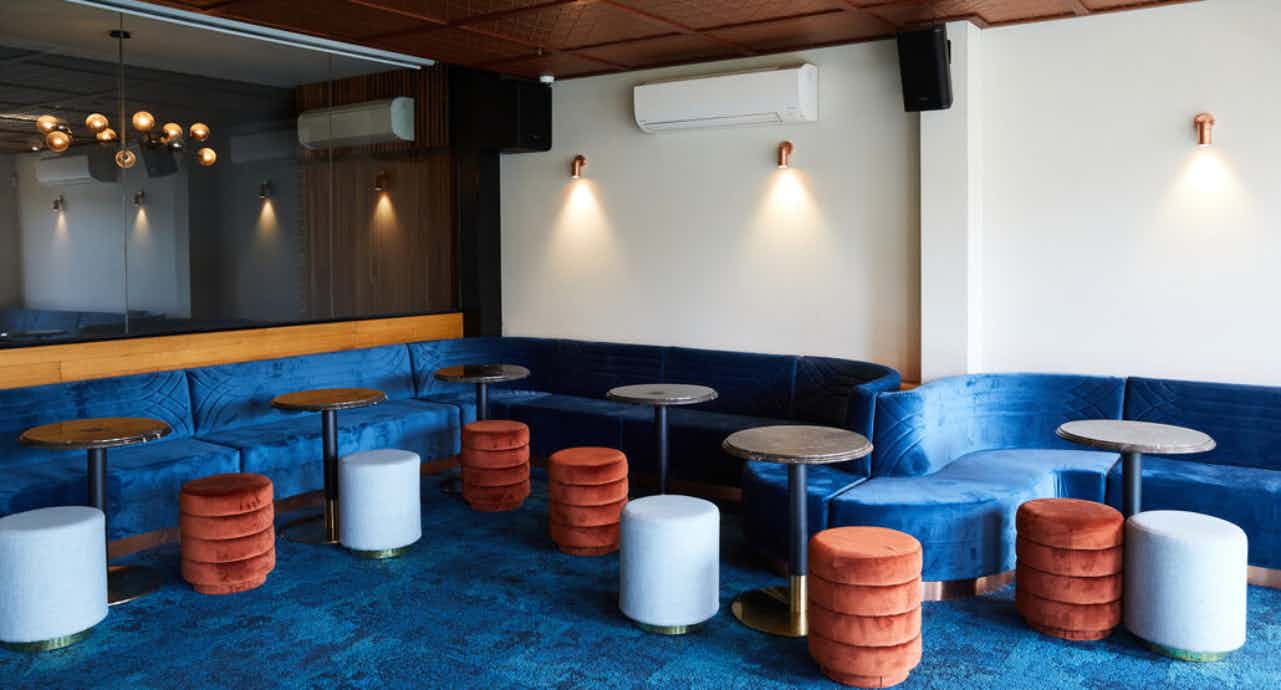 VIP Lounge, Public House