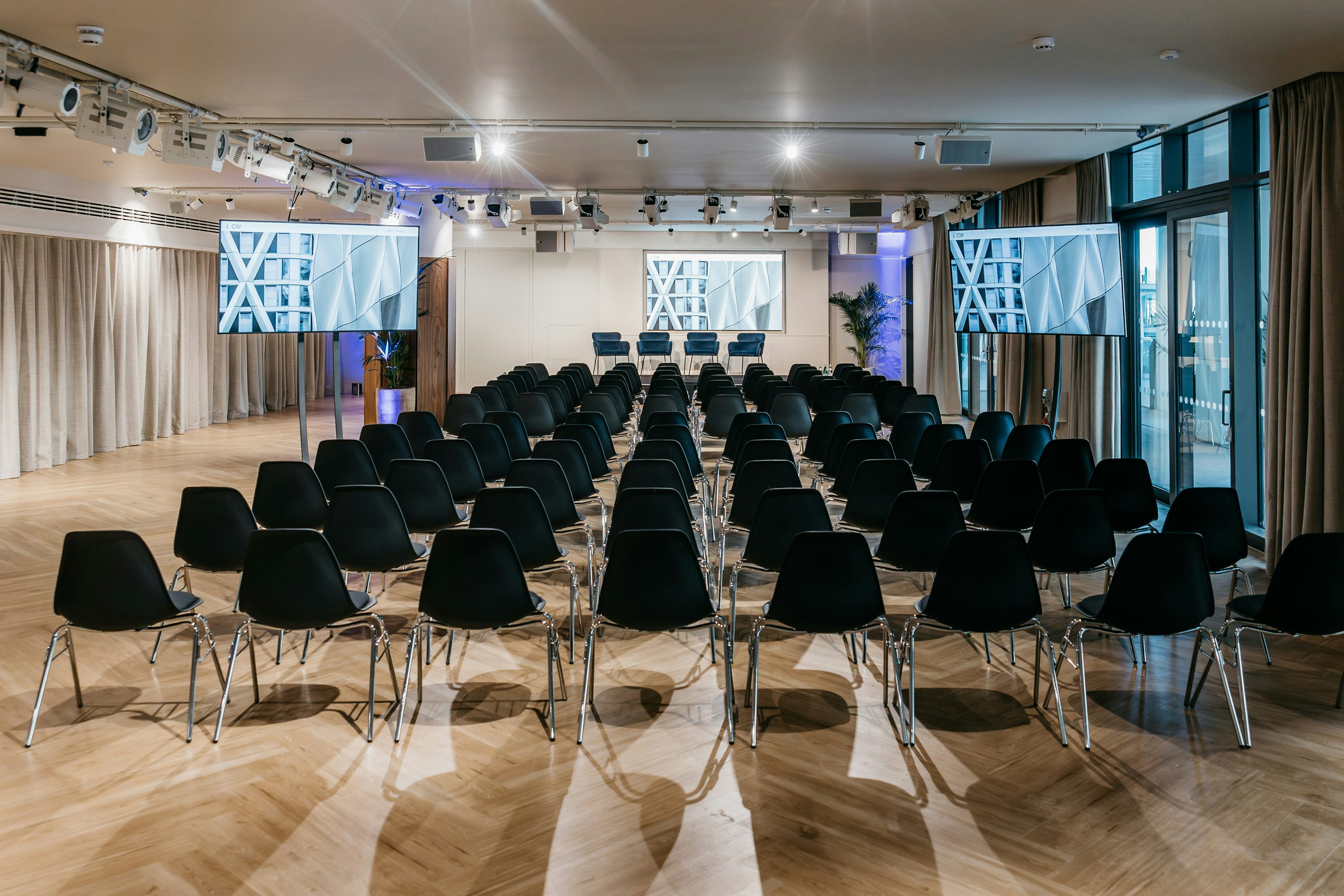 Landing Canary Wharf 9