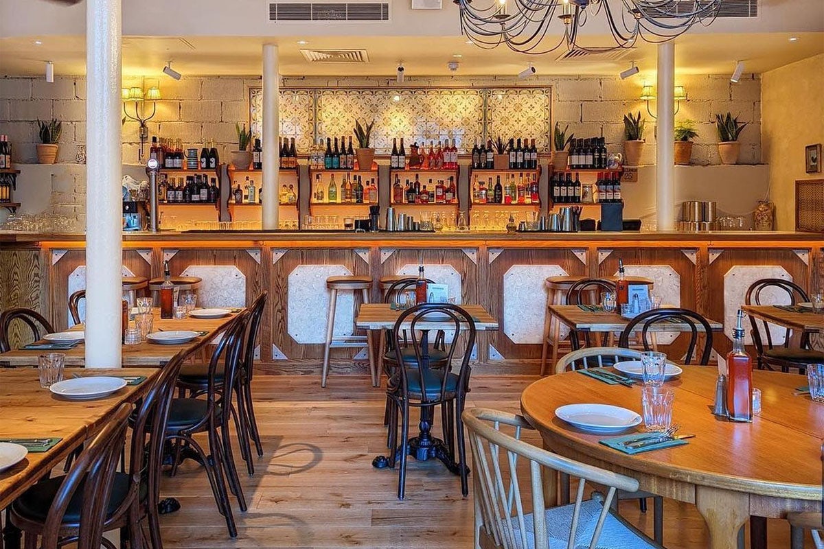 Bar side restaurant 2