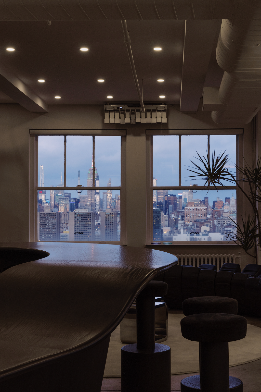 27th Floor Penthouse | 360° City Views | XR Studio | Private Bar & DJ Booth 6