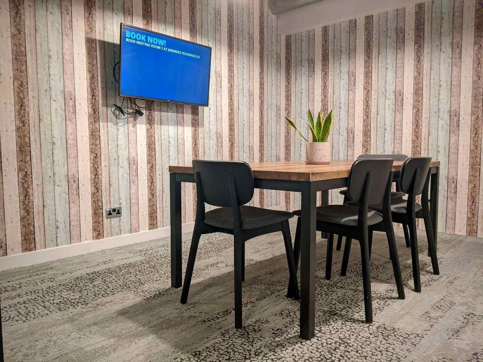 4-person meeting room (MR2) 1
