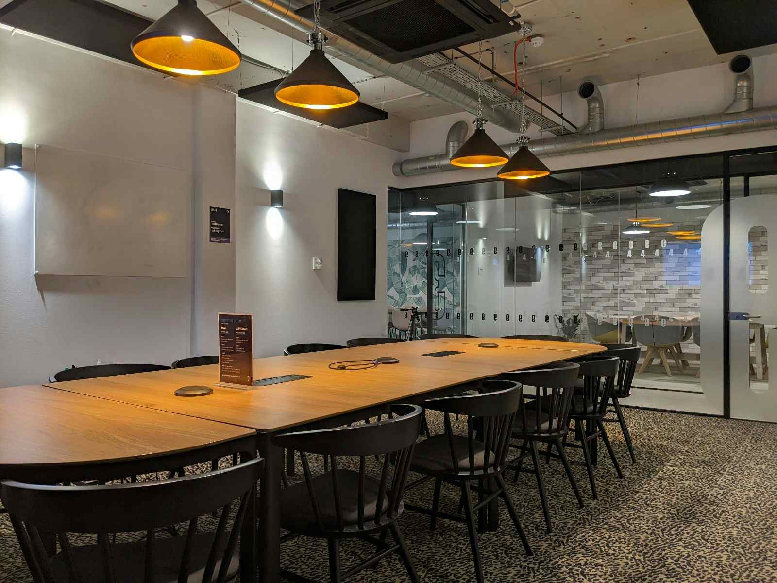 14-person meeting room (MR9) 1