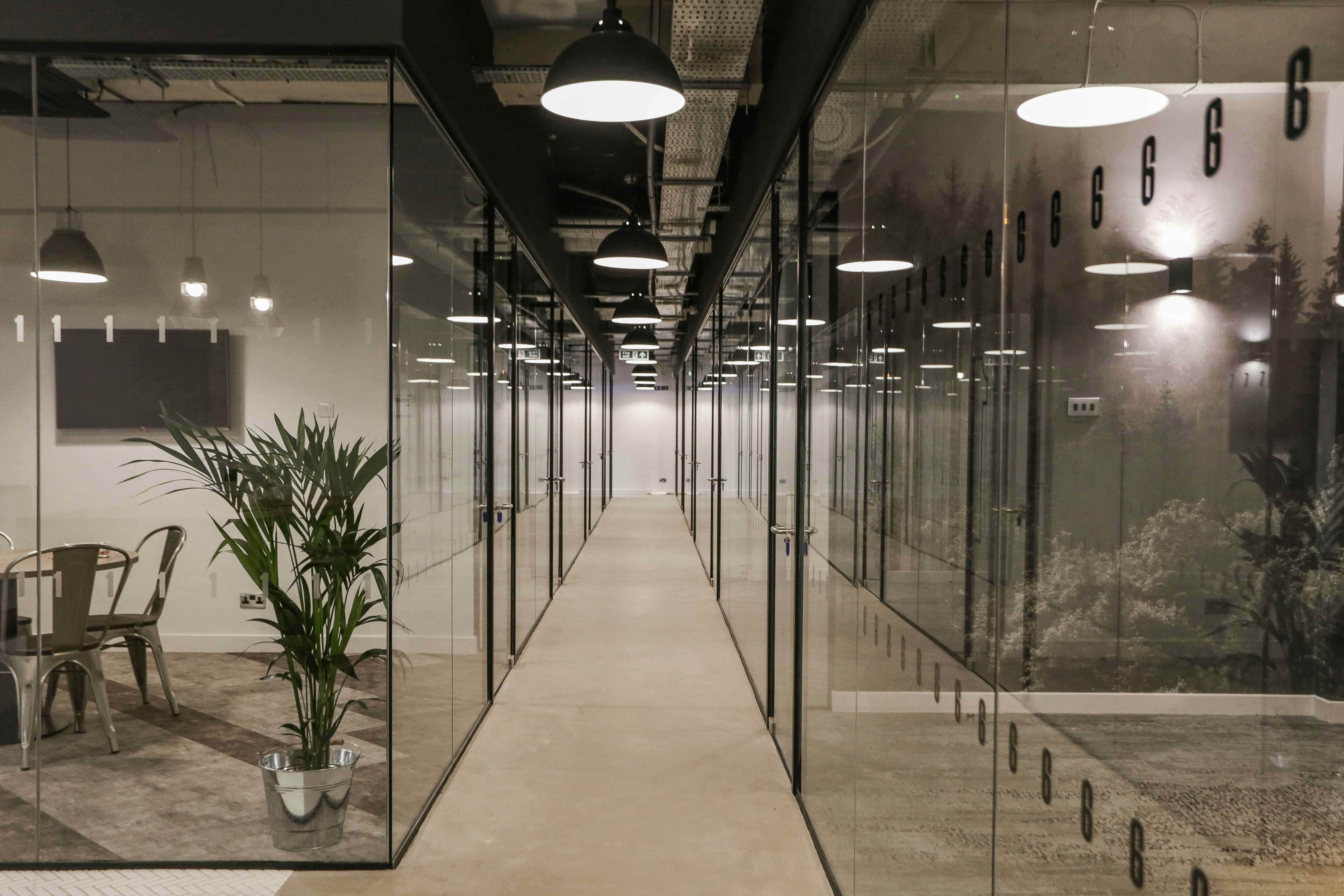 14-person meeting room (MR10) 2