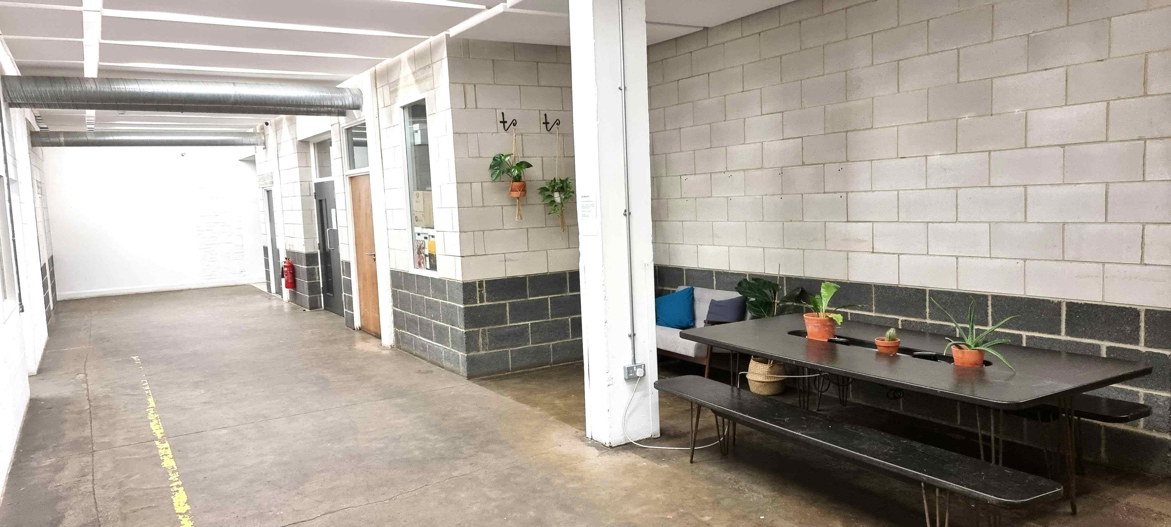 Daylight / Blackout / Events / Photo / Video Infinity Cove Studio - White Space 2 of 2 5