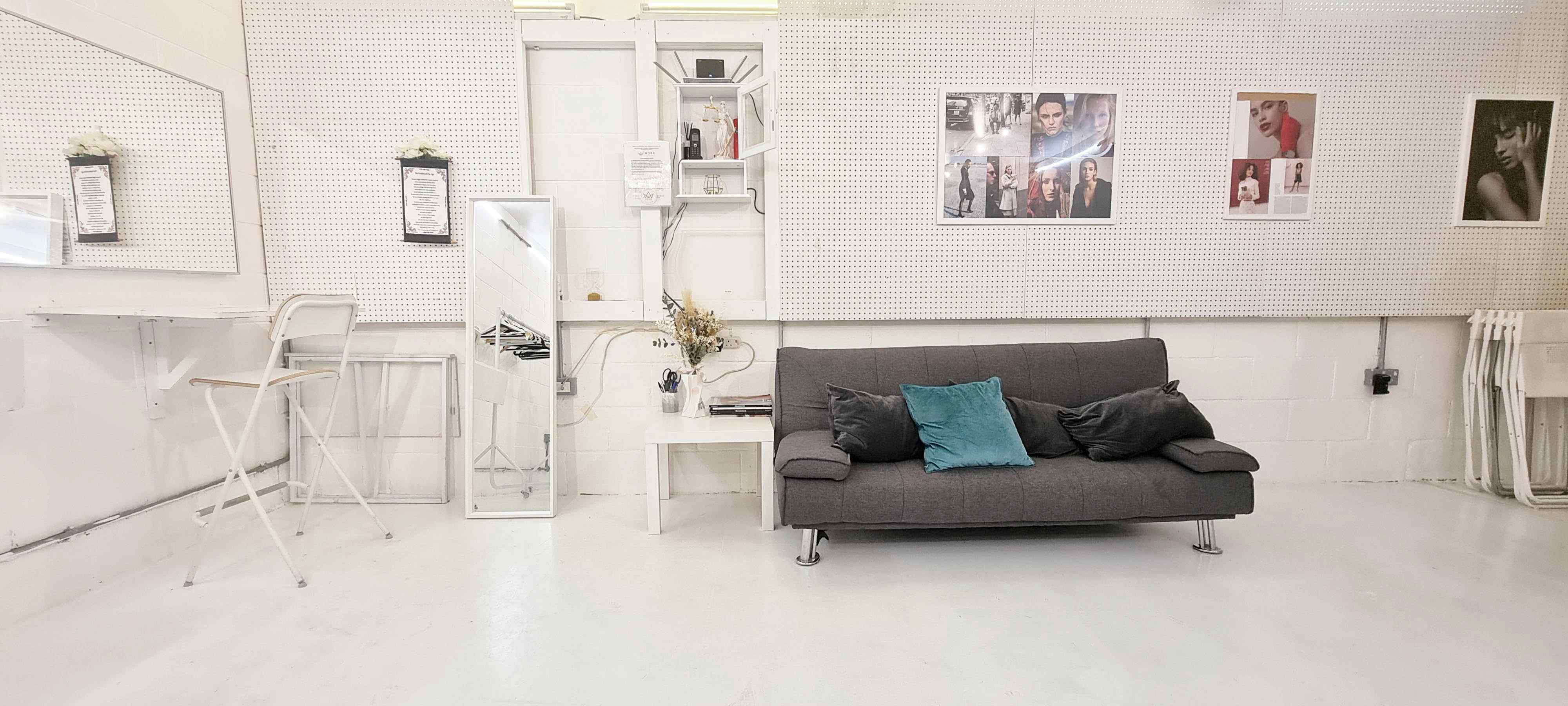 Daylight / Blackout / Events / Photo / Video Infinity Cove Studio - White Space 2 of 2 3