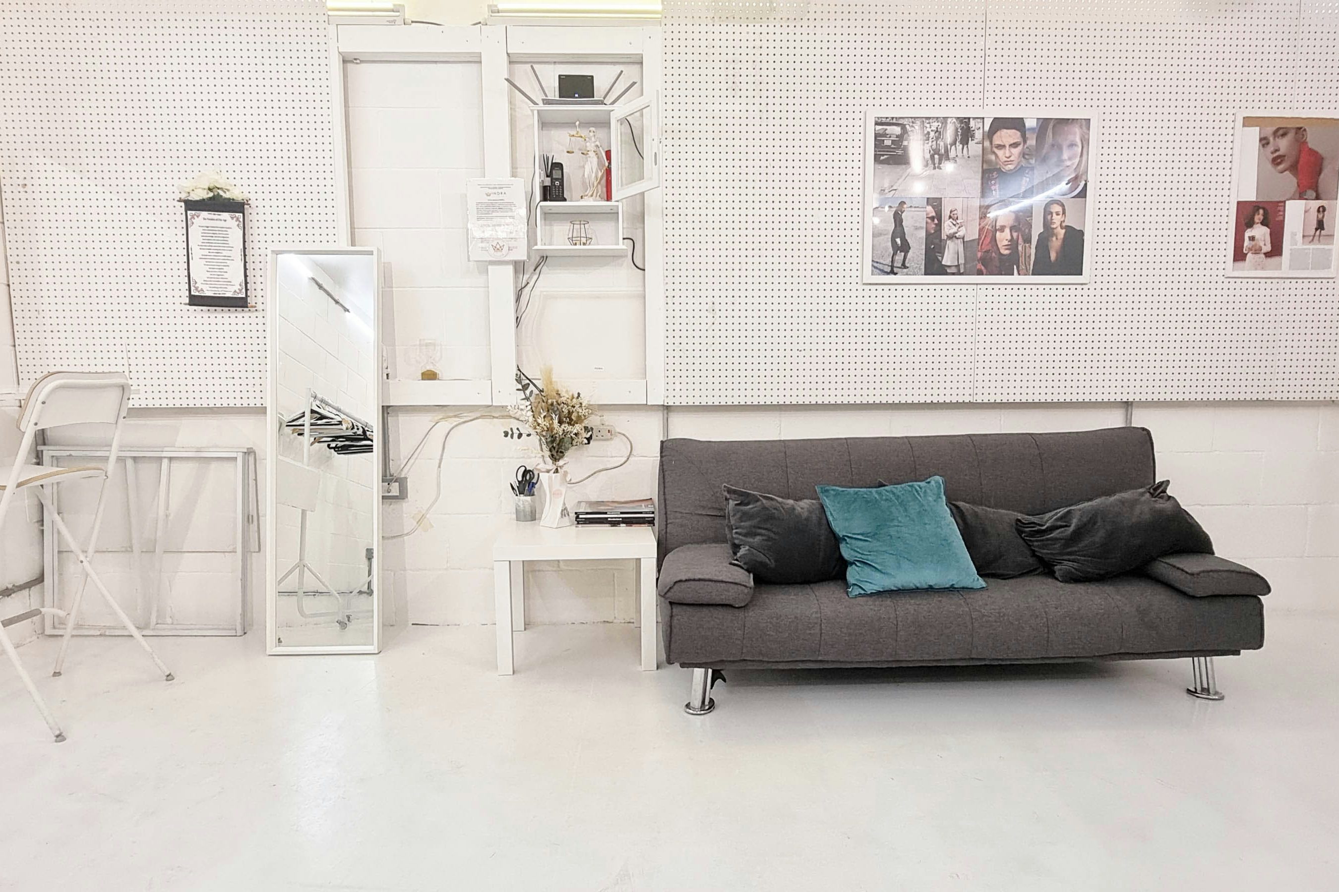 Daylight / Blackout / Events / Photo / Video Infinity Cove Studio - White Space 2 of 2 3