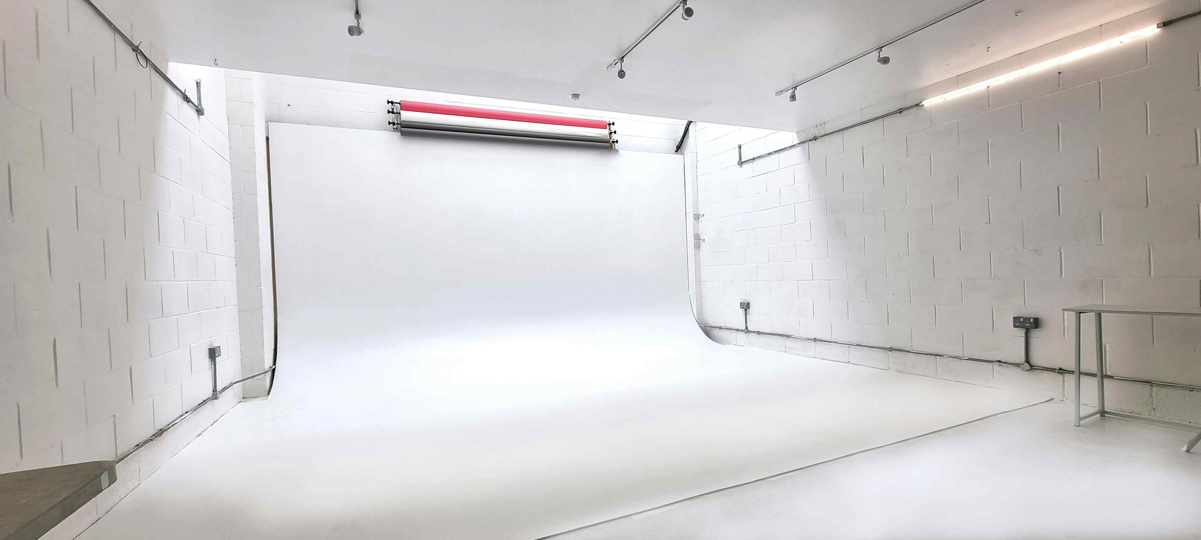 Daylight / Blackout / Events / Photo / Video Infinity Cove Studio - White Space 2 of 2 9