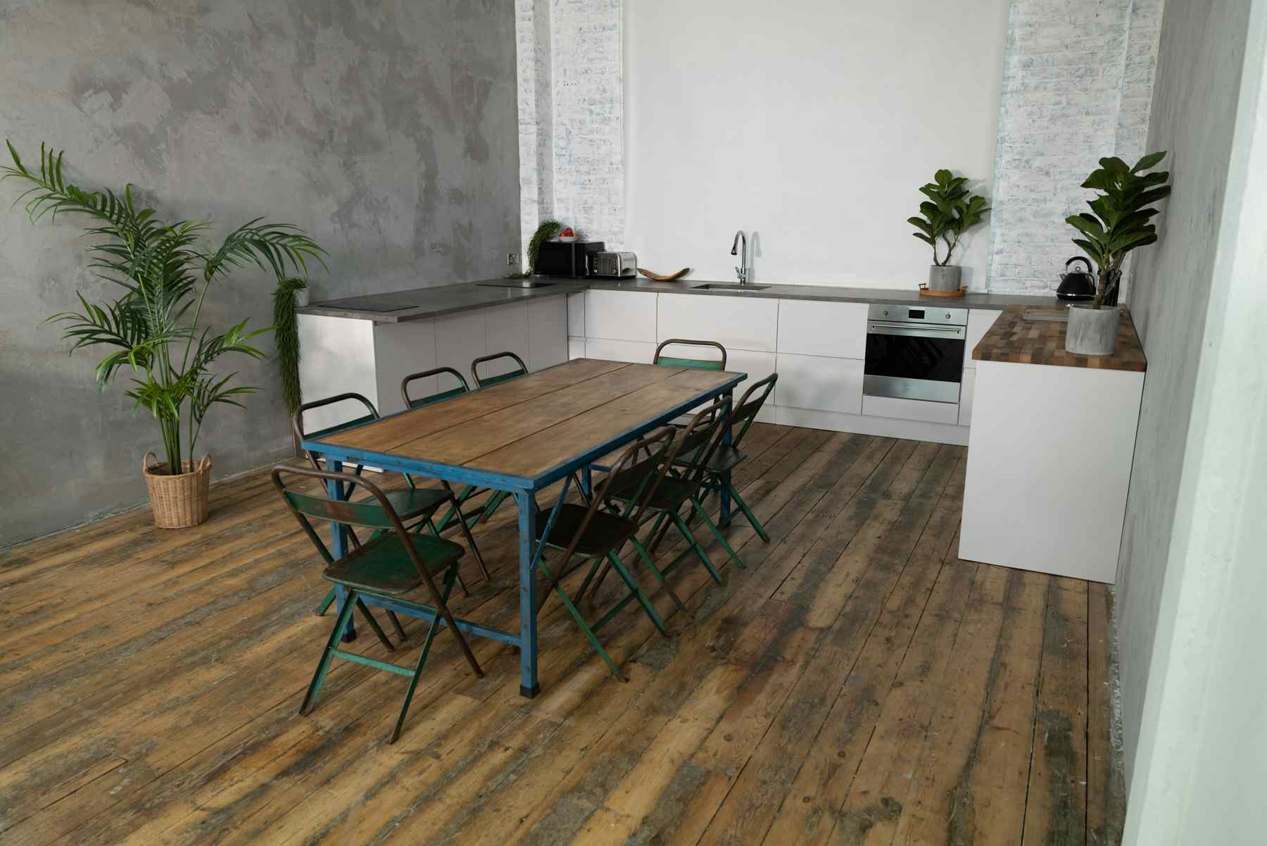 Warehouse Kitchen & Cove 18