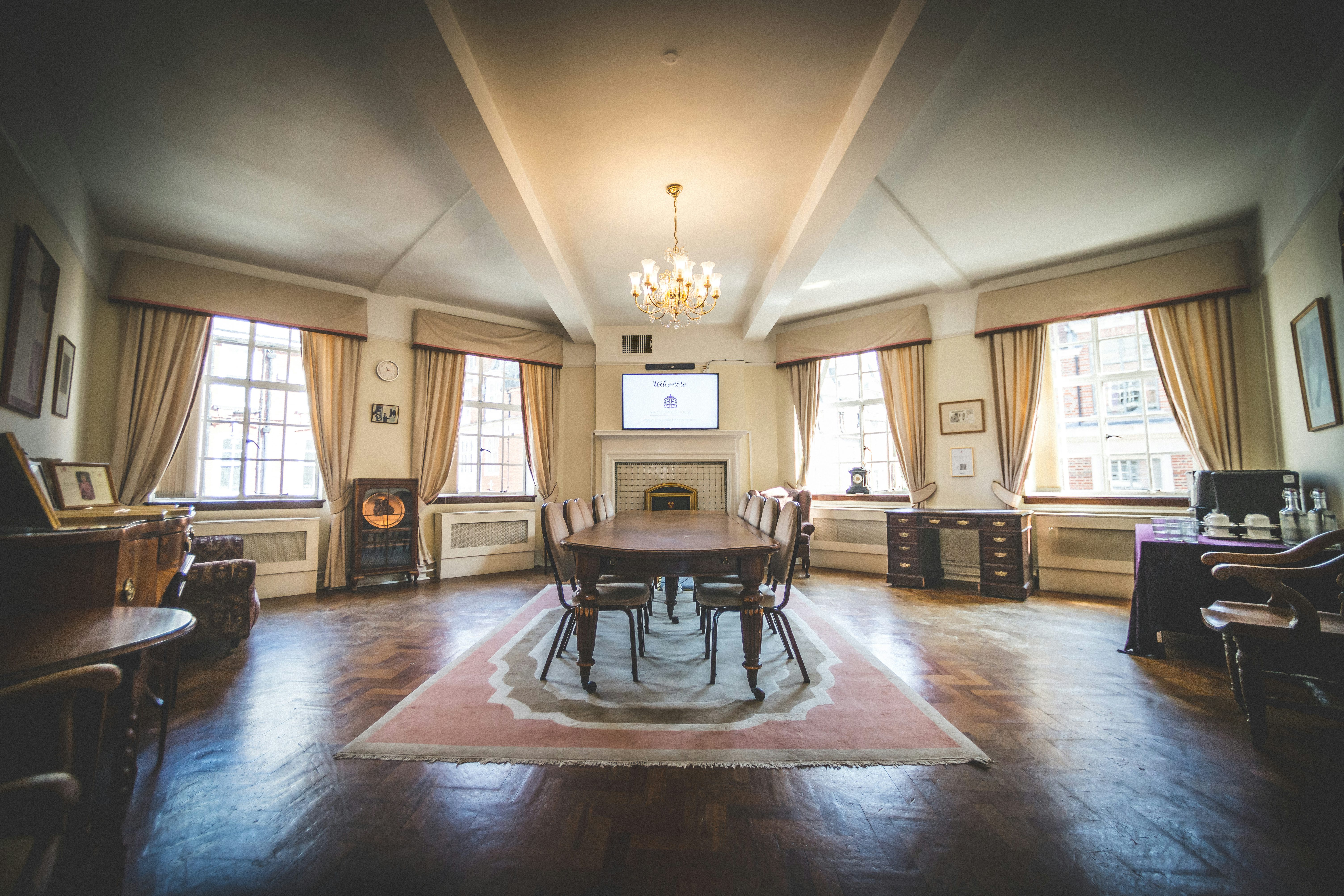 Queen Elizabeth II Room 0