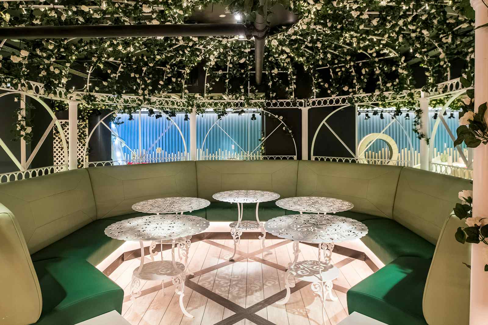 The Grand Hotel Bar 2