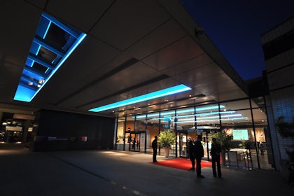 Entrance Hall 8