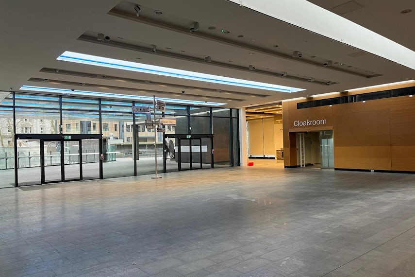 Entrance Hall 3D tour