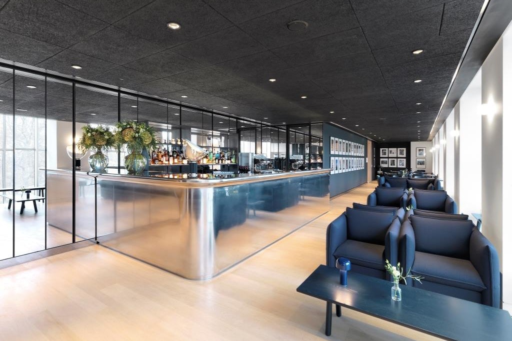 Chumsri & Luqman Lounge 2