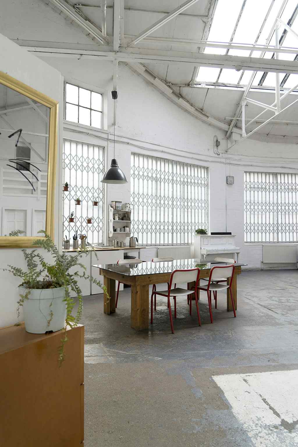 Photographic studio 16