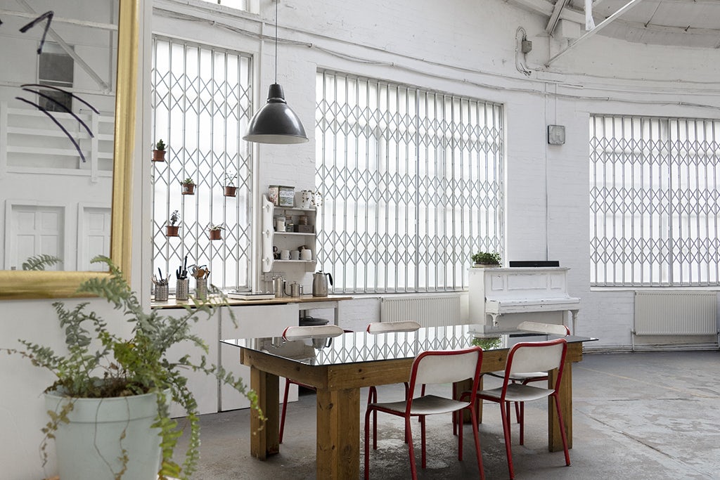 Photographic studio 16