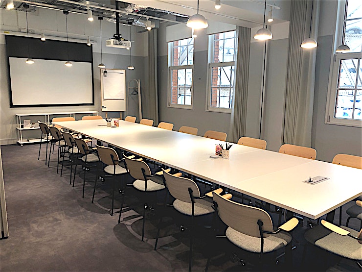 Meeting Room 3+4 **Combine Meeting Rooms 3 and 4 at Scott House for a large, multi-functional meeting room in Waterloo.**
Optimise your business performance in an inspiring setting with a meeting room in Waterloo.