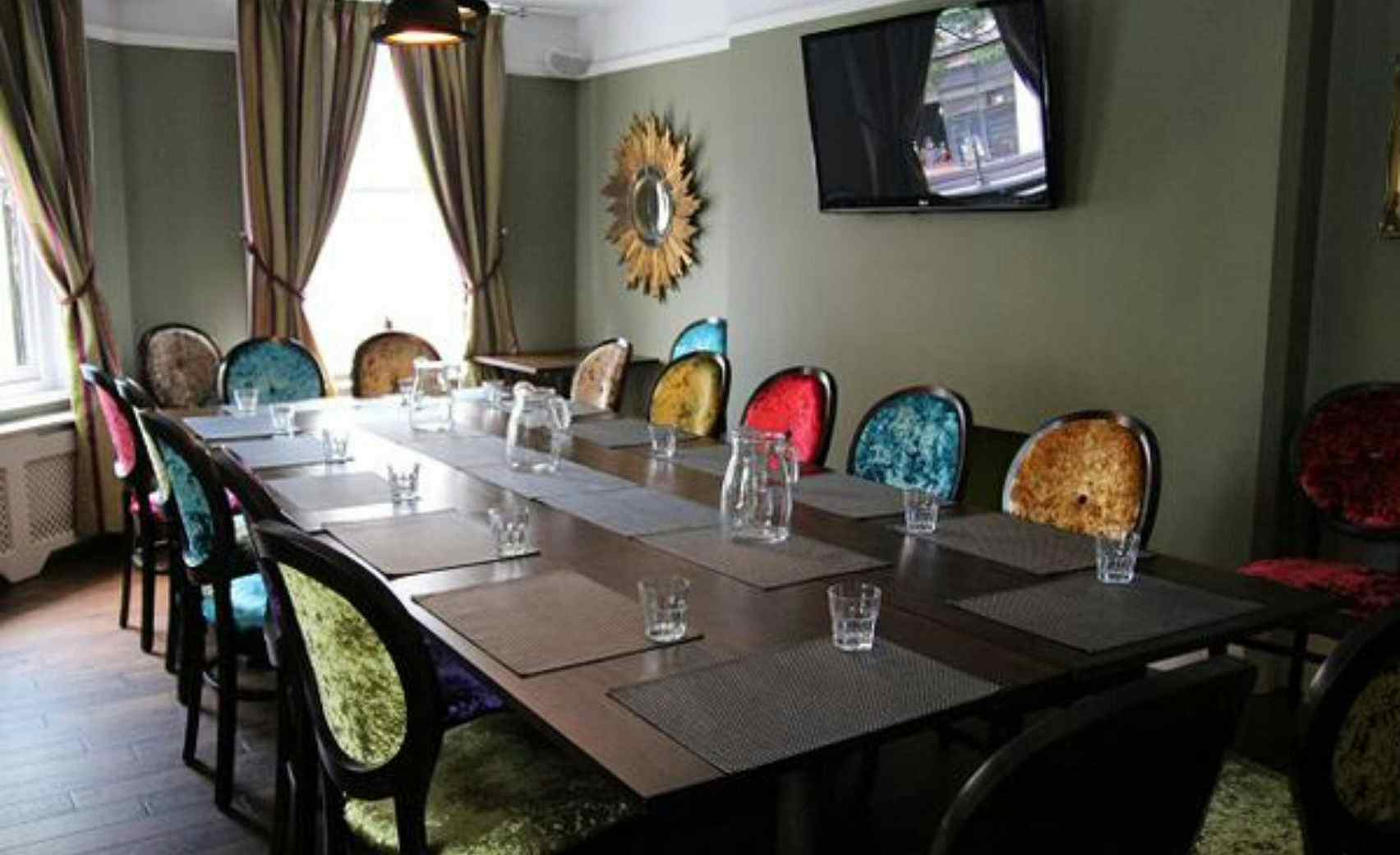 The Alice in Wonderland Room 1