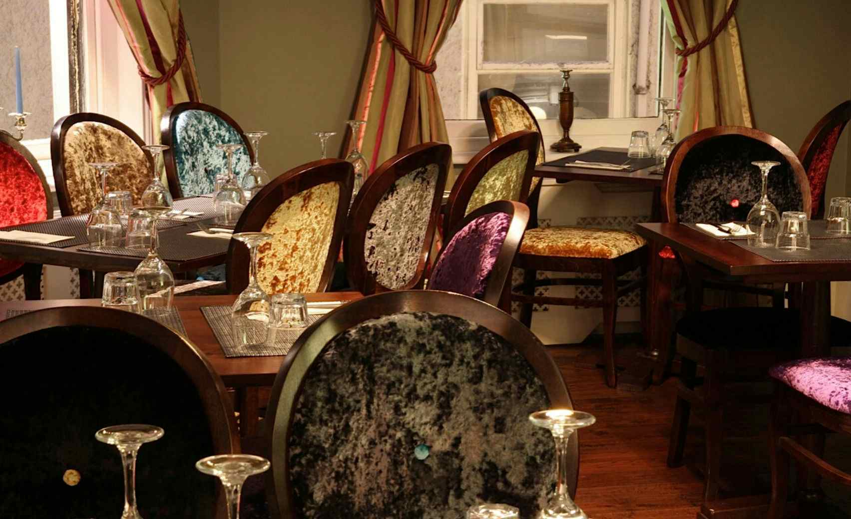 The Alice in Wonderland Room 2