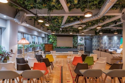 Main Lounge 2