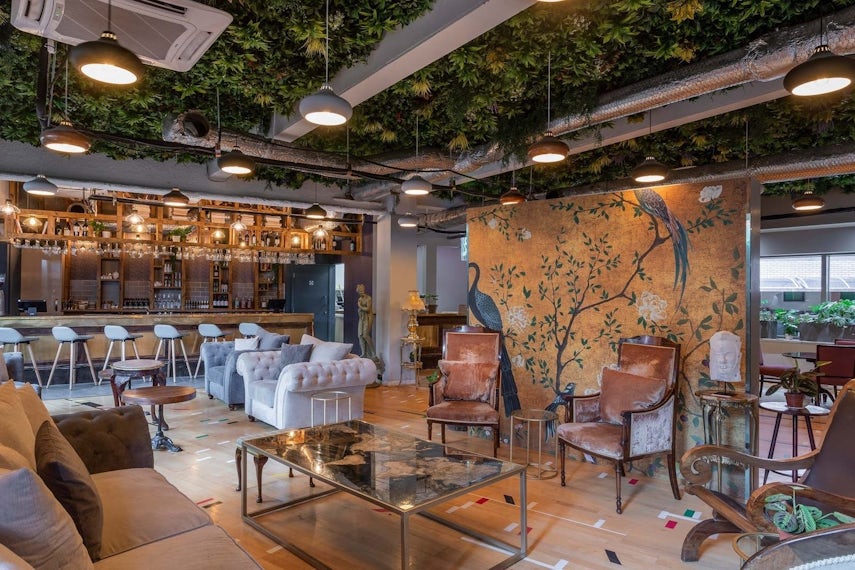 Main Lounge 0