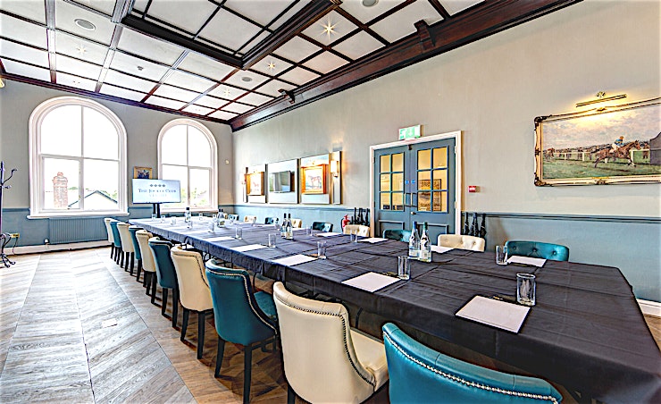 The Jockey Club 1750 Suite **A modern Space decorated to the highest standard, the 1750 Suite is one of the racecourses premium event Spaces.**
Ideal for meetings, the suite offers stunning views over the track and has its