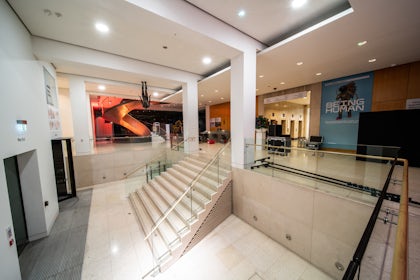 Atrium 10