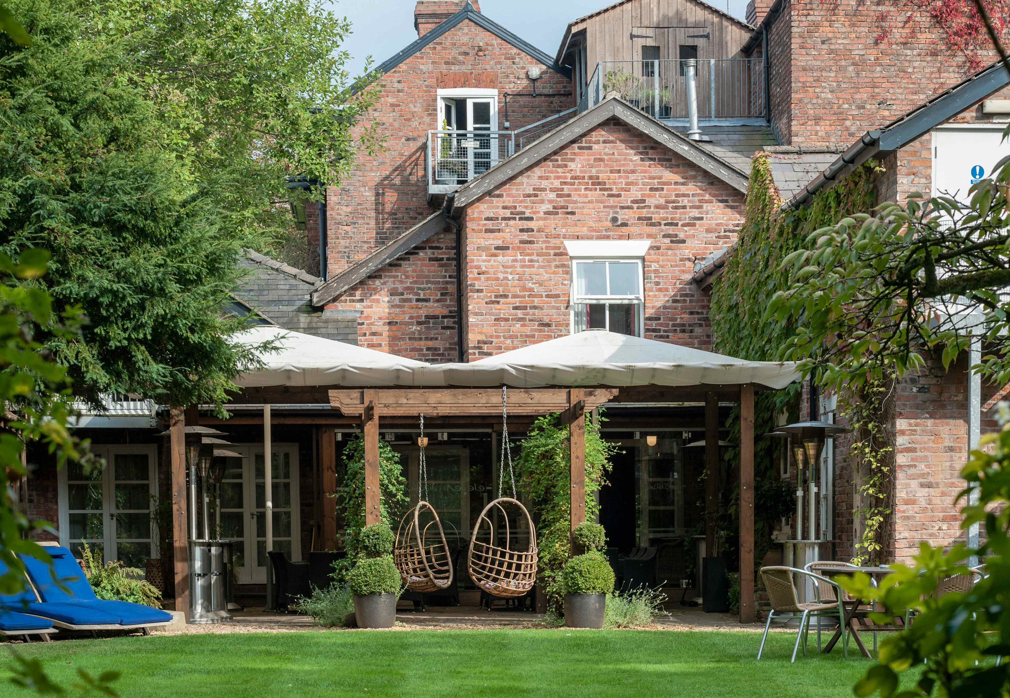 Garden Lounge & Walled Terrace, Eleven Didbsury Park