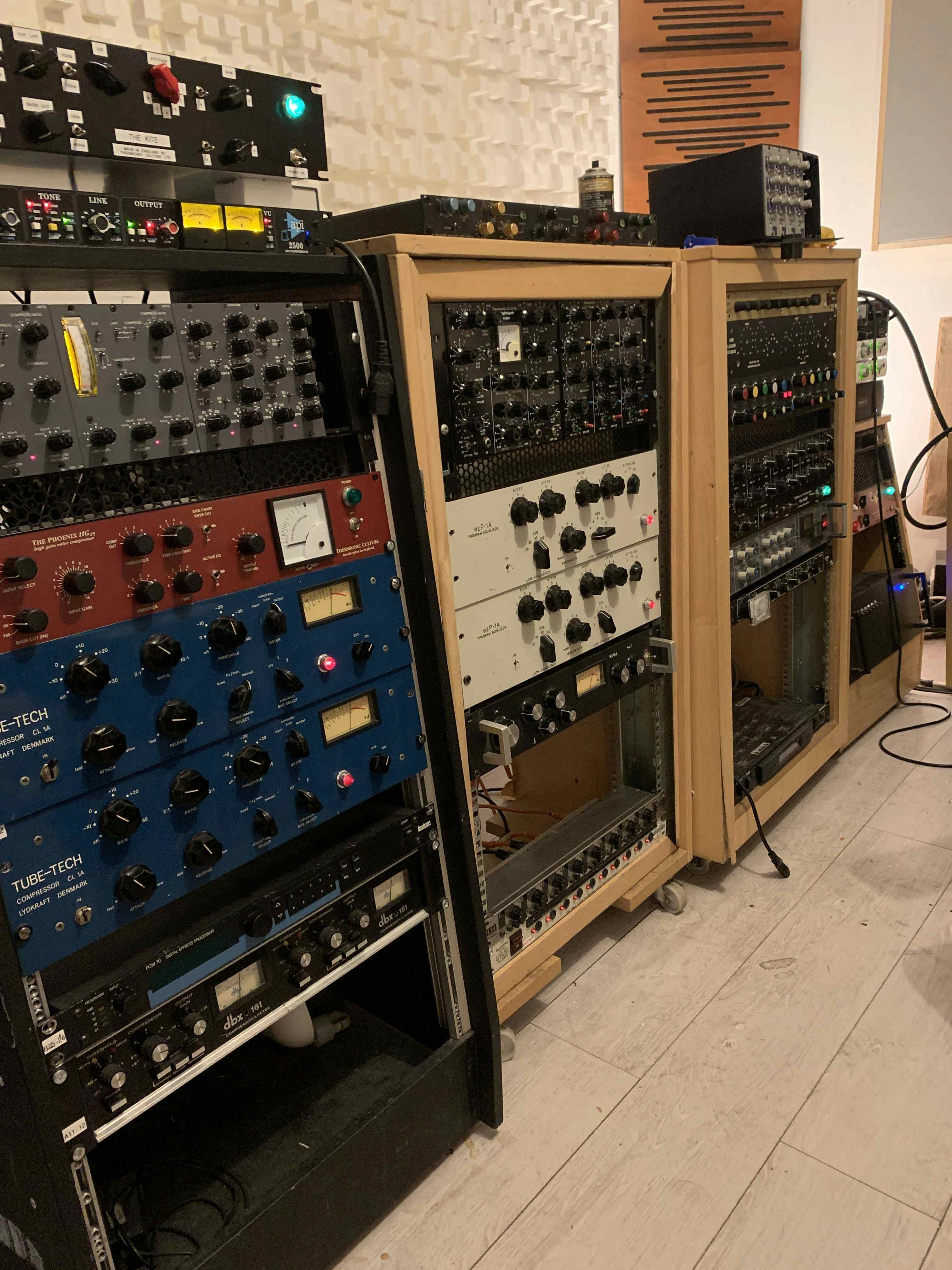 Find Cheap Recording Studios in London HeadBox