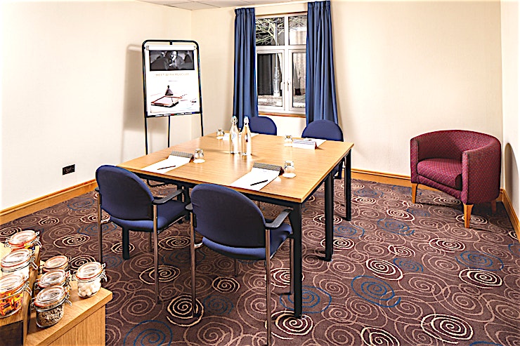 Chestnut Suite **The Chestnut Suite at Mercure Leeds Parkway Hotel is a versatile meeting room for hire in Leeds.**
The Chestnut Suite is located on the lower ground floor of the conference centre, adjacent to a