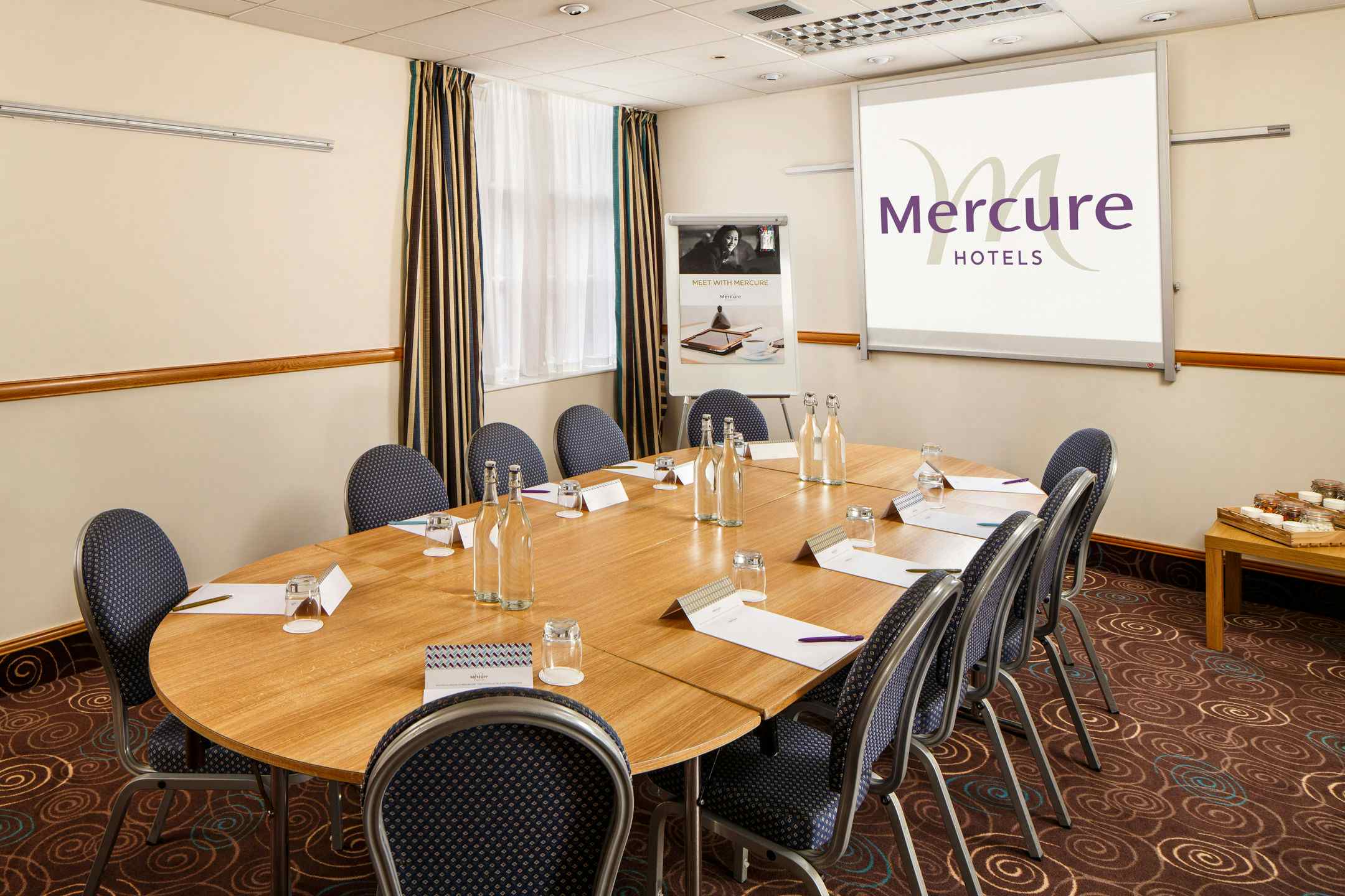 book-trader-suite-at-mercure-glasgow-city-hotel-a-glasgow-venue-for