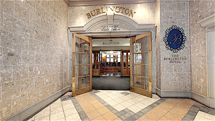 Topaz **The Topaz Room at Macdonald Burlington Hotel is a stylish meeting room for hire in Birmingham.**
This hotel in Birmingham is conveniently situated in the city centre, just two minutes' walk from