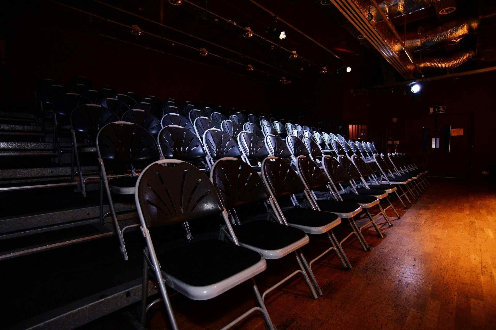find-the-best-theatres-for-hire-in-london-headbox