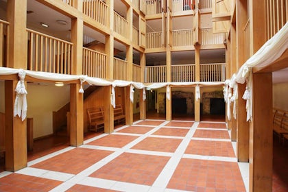 Dining Hall Complex: Atrium 1