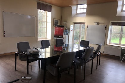 Oak Room 2