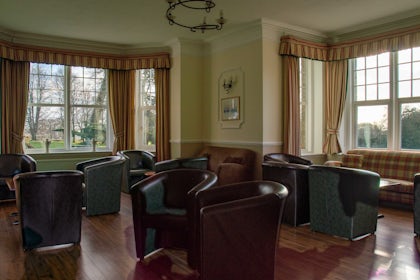 Oak Room 6