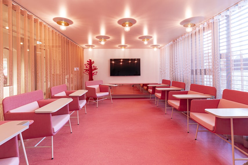 The Pink Salon 3D tour