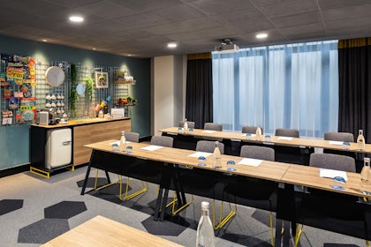 Barbican Suite 8