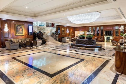 Royal Suite C 5