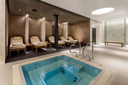 Royal Suite C 23