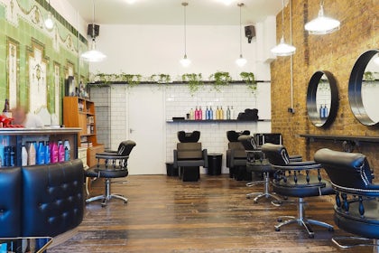 Boutique Salon 2