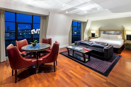 Private Suite 2 4