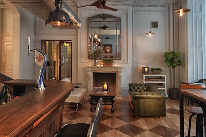 The Cromwell Suite 10