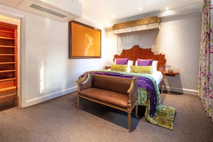 Bedford Suite 8