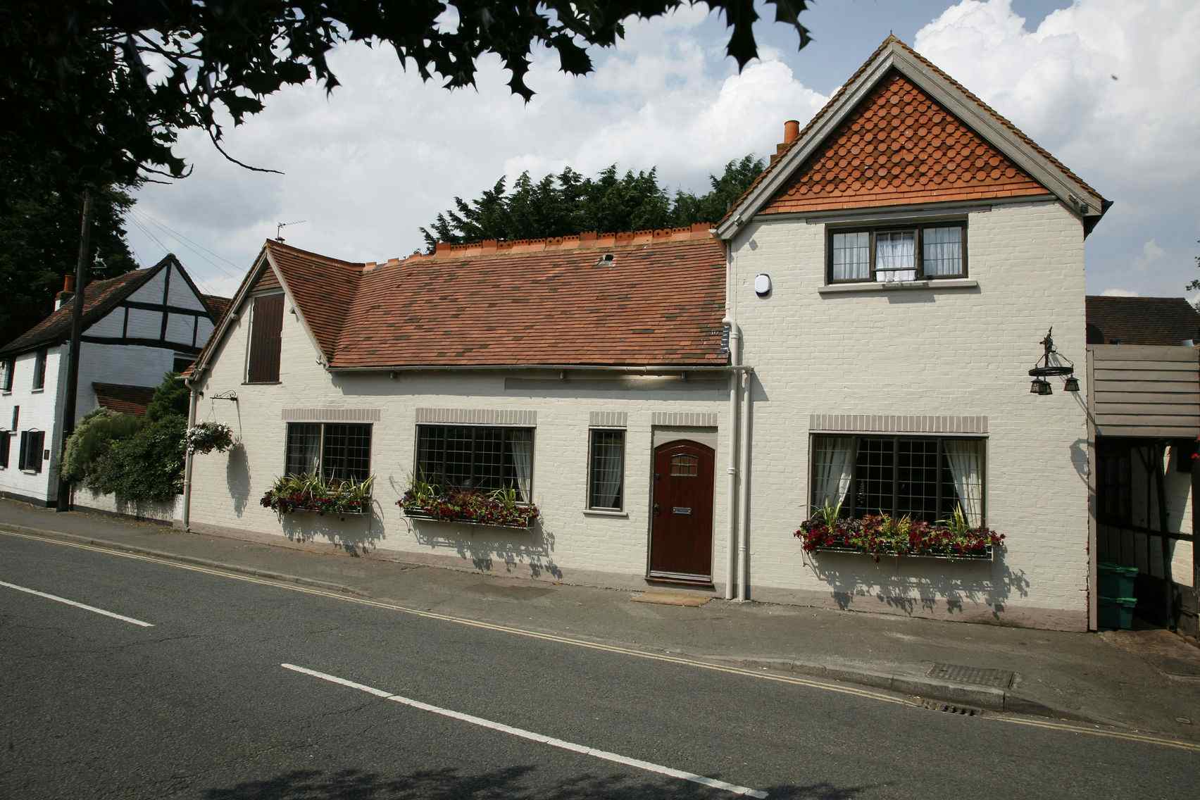 Book Muse, Bray House (Bray On Thames) HeadBox