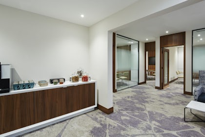 TOUCHDOWN Meeting Room 3 1