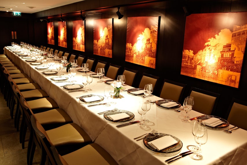Dinner Sitting, Dover Room 0