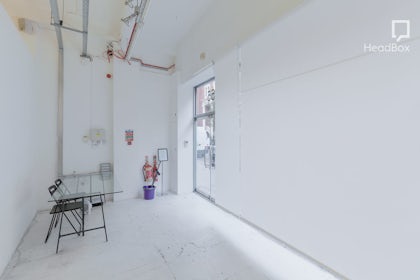 Gallery 17