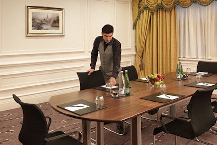 Esmond Room 3D tour